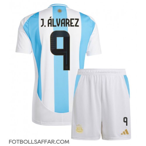 Argentina Julian Alvarez #9 Hemmadräkt Barn Copa America 2024 Kortärmad (+ Korta byxor)